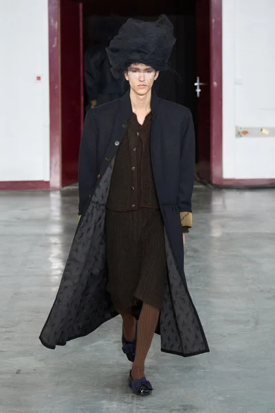 Look 25